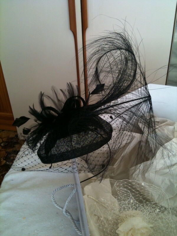 Black Fascinator and large hat box 